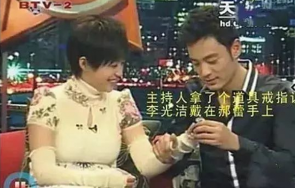 拍“文藝片”與鄧超分手,嫁李光潔慘遭背叛,郝蕾的坎坷情史 拍“文藝片”與鄧超分手,嫁李光潔慘遭背叛,郝蕾的坎坷情史