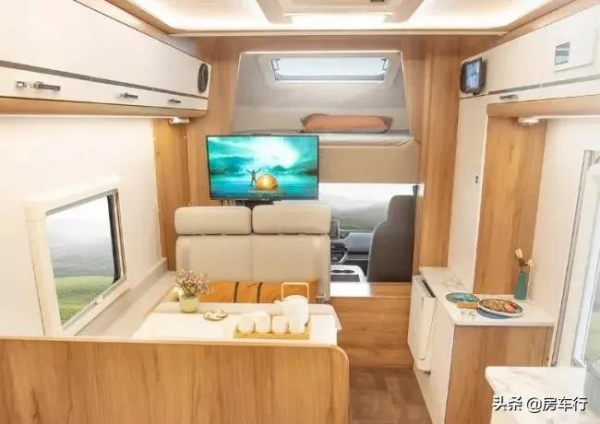 超大車內空間，坐擁舒適睡眠，上汽大通MAXUS生活家H60輕卡房車