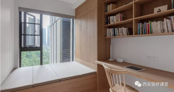 定製書桌，桌面顏色和厚度是重點