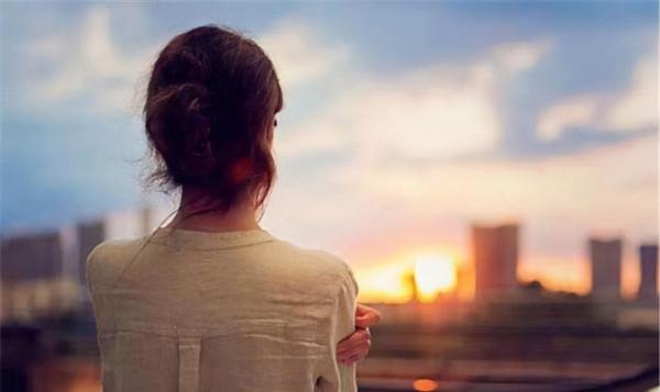 人到中年，如果你的朋友越來越少，多半說明三件事