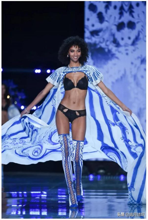 維密天使之長袍披風系,飛舞的衣襬是青春的腳步踏風而行 維密天使之長袍披風系,飛舞的衣襬是青春的腳步踏風而行