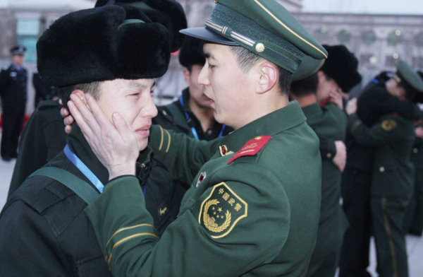 當兵退伍之後,40萬退伍費和事業單位二選一,兵哥哥的選擇很現實 當兵退伍之後,40萬退伍費和事業單位二選一,兵哥哥的選擇很現實