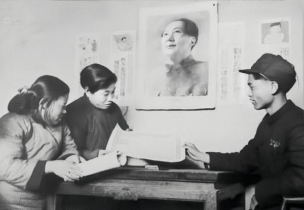 1952年一婦女要見西南局最高領導,鄧小平看完訴狀後:徹查她丈夫 1952年一婦女要見西南局最高領導,鄧小平看完訴狀後:徹查她丈夫