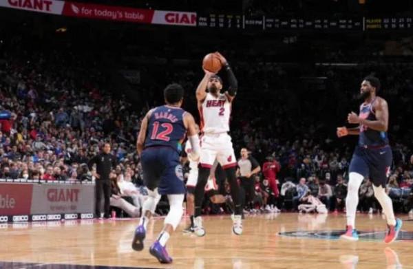 NBA今日參賽最佳球員評選，詹姆斯31+14+6洛瑞19+10均落選