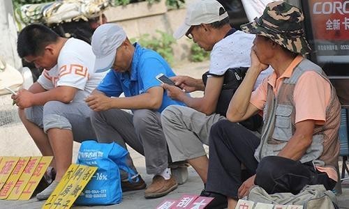 多地傳出壞訊息，超60歲一律&OpenCurlyDoubleQuote;禁止僱傭&rdquo;？大齡農民工該咋辦？