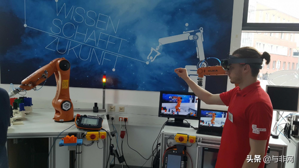 DRAM儲存器全年首次降價；鴻海將推元宇宙產品