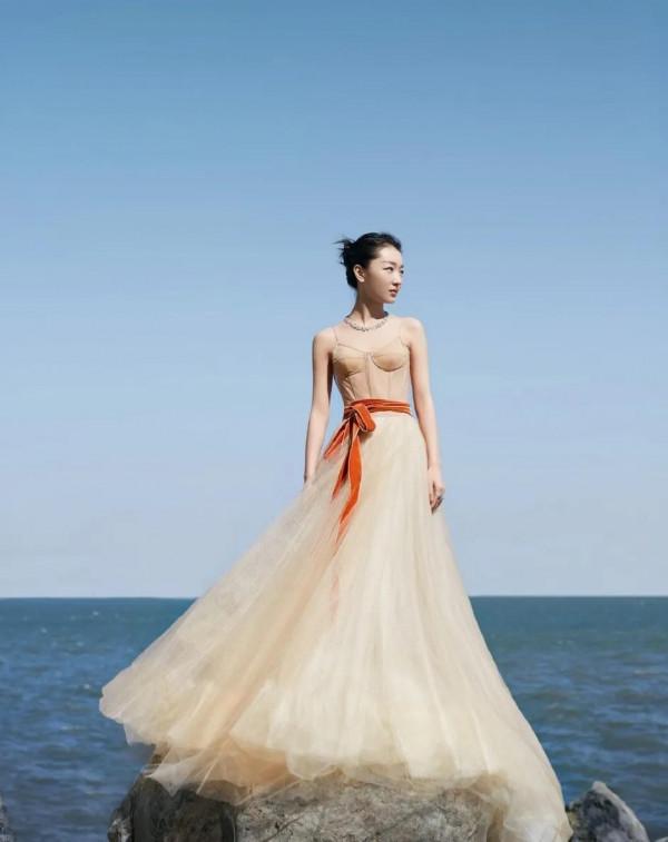 最年輕的影后河北美女周冬雨:嬌小靈動活潑可愛(第10張最可愛) 最年輕的影后河北美女周冬雨:嬌小靈動活潑可愛(第10張最可愛)