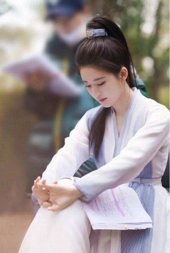 《且試天下》還未開播便飽受爭議，只因男女主差距太大？