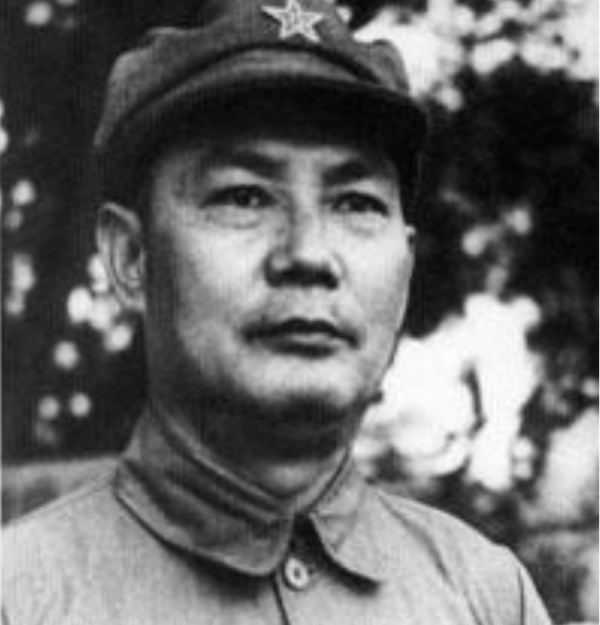 1976年周總理逝世後，鄧小平含淚下達三道命令，葉劍英：立即執行