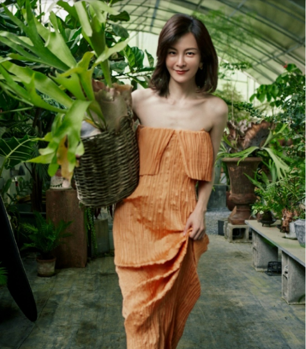 自律的女人不會老!43歲的劉孜,腹肌緊緻,雙腿修長,狀態如少女 自律的女人不會老!43歲的劉孜,腹肌緊緻,雙腿修長,狀態如少女