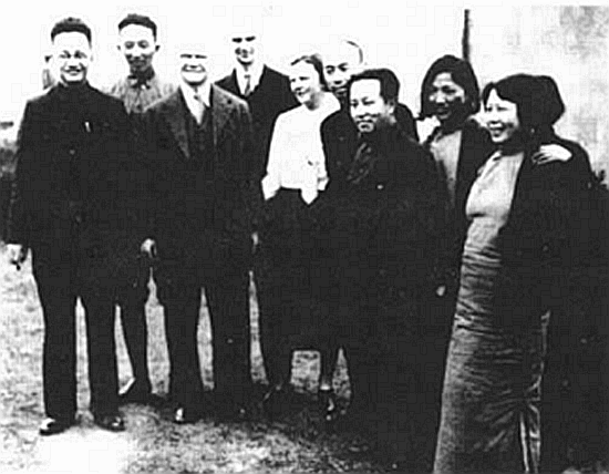 1976年周總理去世,羅瑞卿在追悼會上大哭:我不該在您臨終前騙您 1976年周總理去世,羅瑞卿在追悼會上大哭:我不該在您臨終前騙您