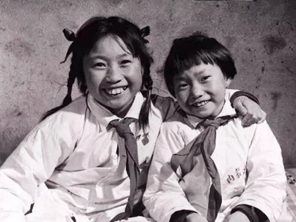 還記得暴雪中保護集體羊群致殘的英雄姐妹嗎，後來她們怎麼樣？