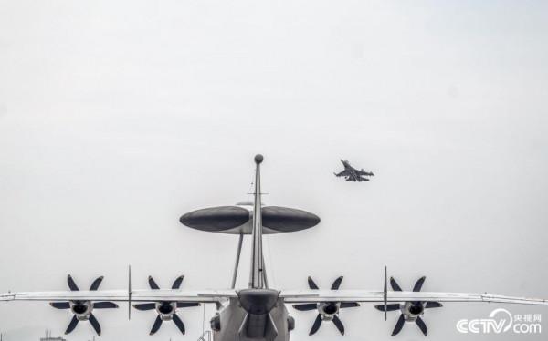 東部戰區海軍航空兵協同演練 萬里海空激戰正酣 東部戰區海軍航空兵協同演練 萬里海空激戰正酣