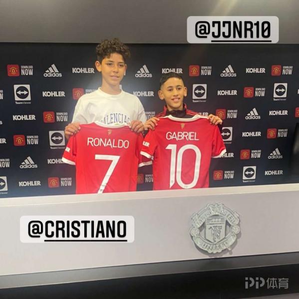 新CR7！迷你羅正式加盟曼聯U12 7號球衣！承接老爸影響力