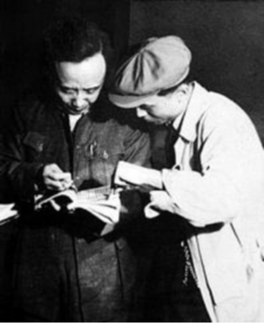 泰山上&OpenCurlyDoubleQuote;蟲二&rdquo;兩字，日本專家10年未研究透，郭沫若開口：讓我來