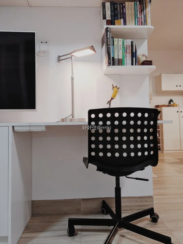 就憑客廳一面牆：儲物&plus;辦公，直接省下一間房？