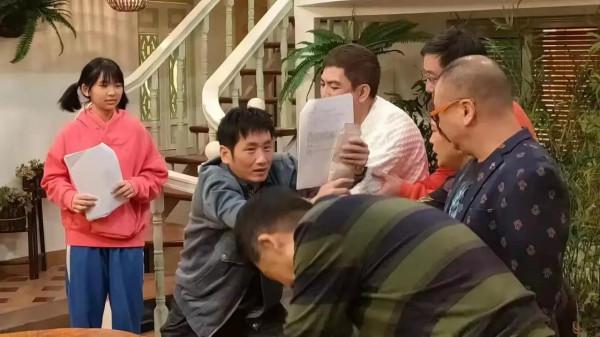 《外來媳婦本地郎》拍復古時裝全家福,康伯康嬸又回來了 《外來媳婦本地郎》拍復古時裝全家福,康伯康嬸又回來了