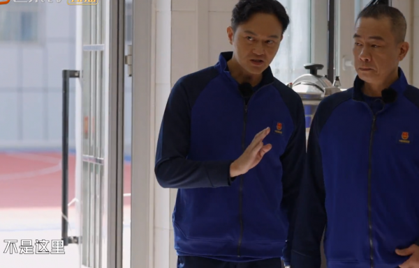 面對著火的煤氣罐，陳小春張智霖張晉的反應大不同，細節看出教養