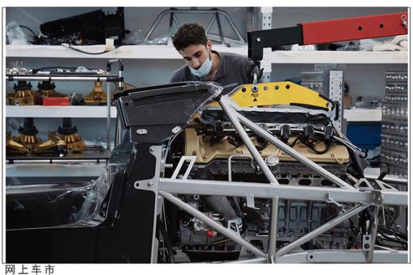 稀有的超級戰車！帕加尼全新敞篷超跑預告圖釋出，搭7.3T V12