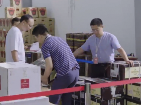 &OpenCurlyDoubleQuote;大老虎&rdquo;藏上千瓶好酒，連退休酒都想備好，卻變成一天三頓牢飯