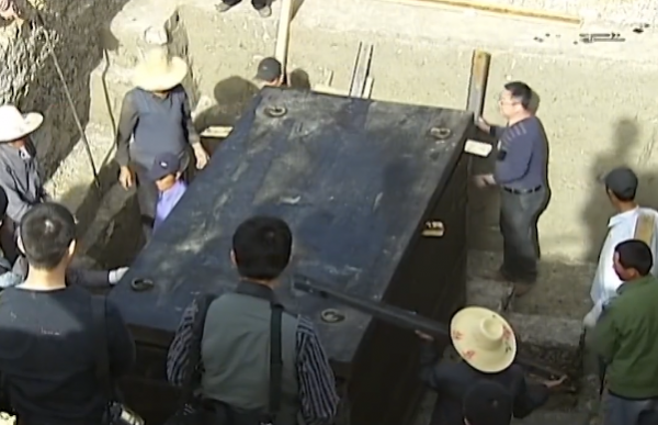 2011年，安徽挖出戰國雙墓，兩墓均未被盜掘，墓主頭顱卻不翼而飛