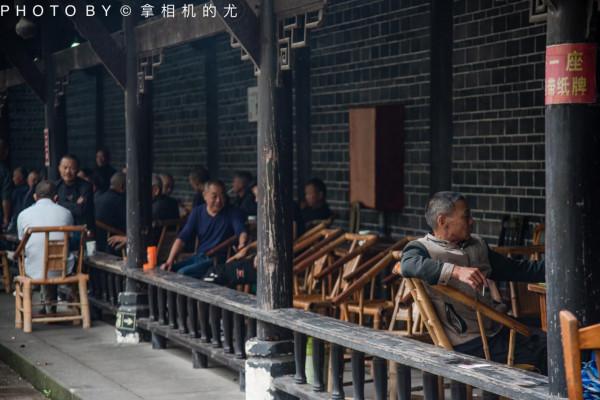 姜公墳前喝清茶,是德陽人的安逸,還是德孝城的包容 姜公墳前喝清茶,是德陽人的安逸,還是德孝城的包容