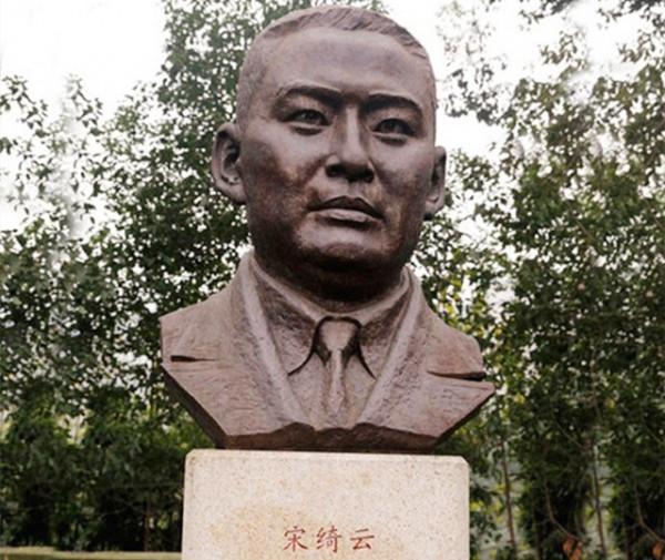 小蘿蔔頭犧牲後：哥哥姐姐一度啃樹皮，後來都成領導