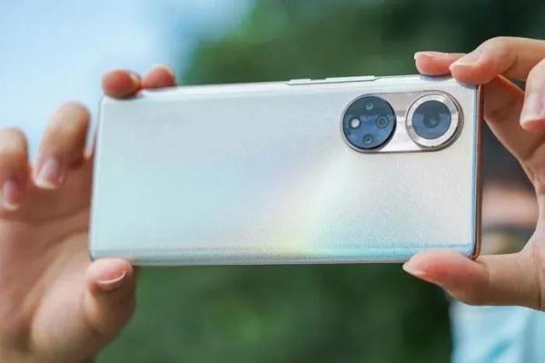 外出旅遊手機沒電怎麼辦？這幾招能幫到你