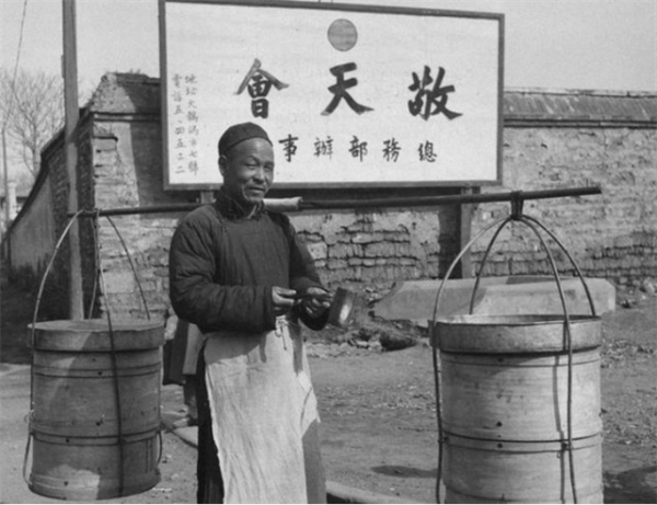 坑爹袁克定：攛掇父親稱帝，痴想當太子，晚年忠心老僕給他吃菜葉