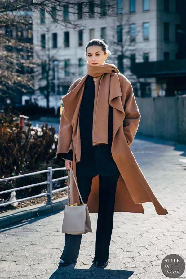 大衣和包包,怎麼搭配更好看? 大衣和包包,怎麼搭配更好看?