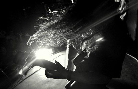 以黃家駒的女助理的視角，看黃家駒不平凡的人生