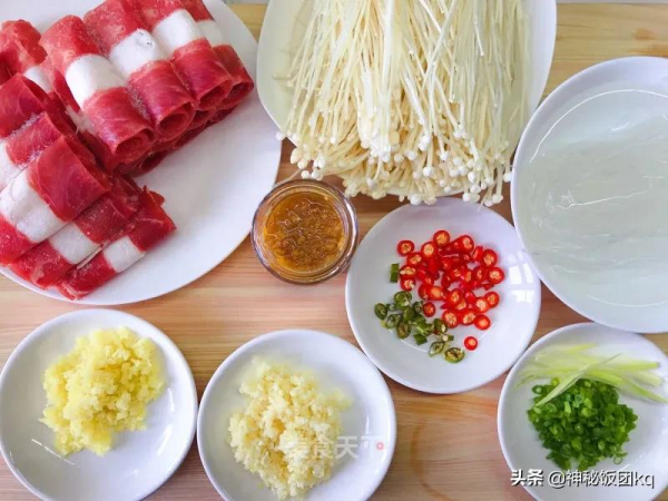 酸湯真的太有魔力了！酸爽過癮，超級下飯！熱乎乎的，太美味啦