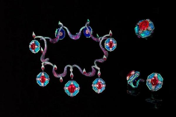 一個高定珠寶首選，一個人人“打假”，鈦金與鈦鋼為何命運大不同