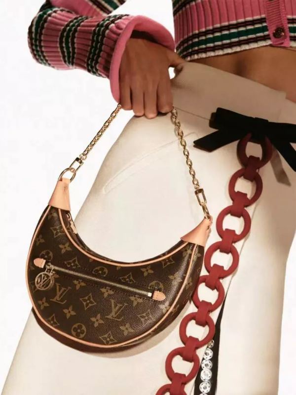 女生第一個大牌包包怎麼選？這30款揹包十年都不過時