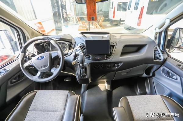 5米4福特汽油房車，自動擋環形客廳，適合夫妻自駕有超長回廠質保