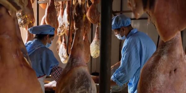 小夥一條火腿醃3年，獨創不長蟲秘方，銷售額達6500多萬元