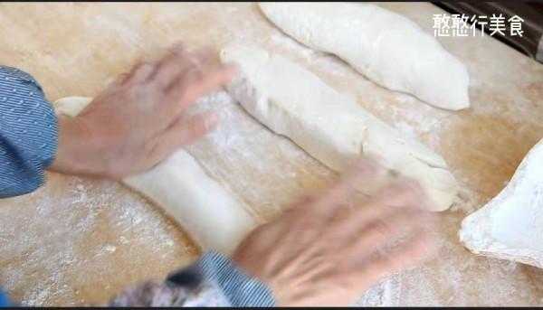 姥姥自創的“中式漢堡”,孫女要天天吃,我嚐了一口,也上癮了 姥姥自創的“中式漢堡”,孫女要天天吃,我嚐了一口,也上癮了