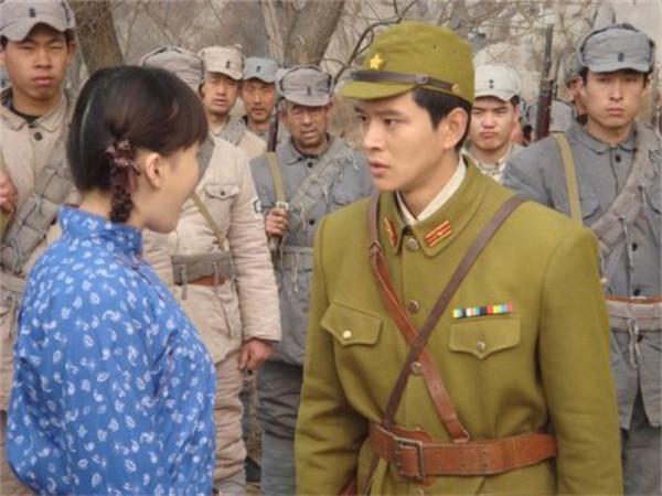 這位開國中將沒學過武術,僅靠一身蠻力,卻能輕鬆制服許世友 這位開國中將沒學過武術,僅靠一身蠻力,卻能輕鬆制服許世友