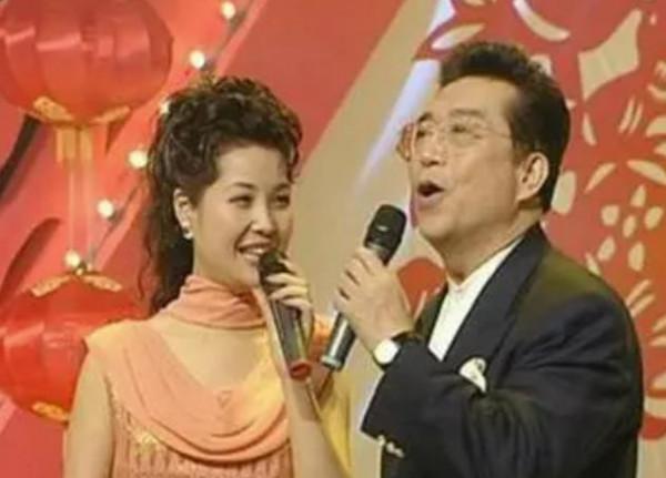 娶了自己學生的幾位大明星，他們的故事比想象中更加精彩