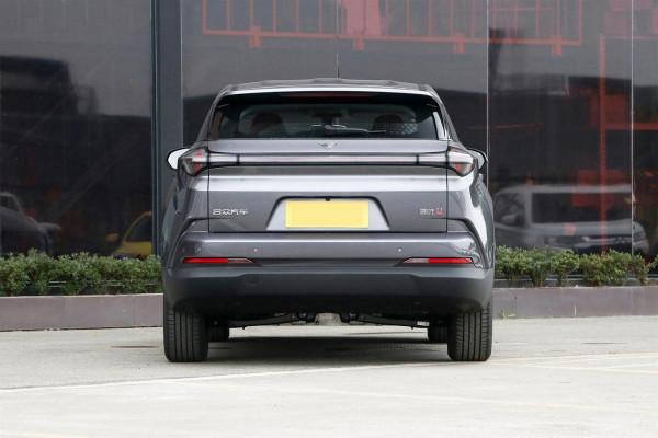 軸距2770mm,續航610km,9.98萬起售,哪吒U它不香嗎? 軸距2770mm,續航610km,9.98萬起售,哪吒U它不香嗎?