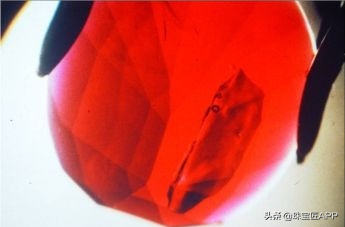 都是“燒色”,區別這麼大?紅、藍寶石的老燒和新燒,你真瞭解嗎 都是“燒色”,區別這麼大?紅、藍寶石的老燒和新燒,你真瞭解嗎