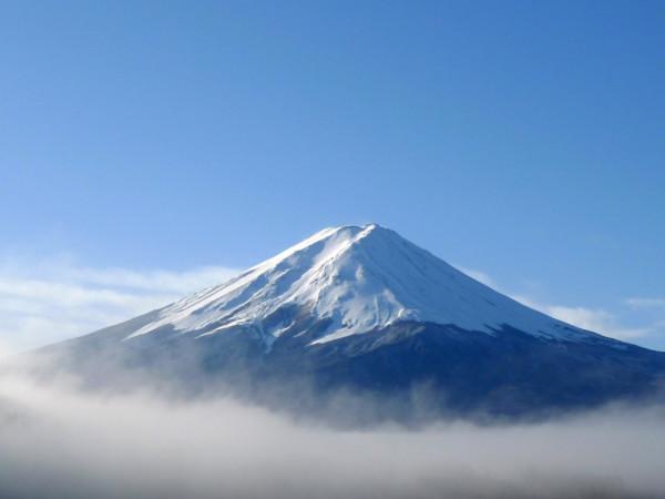 危險預警，琉球群島火山集體爆發！日本富士山積雪開始融化
