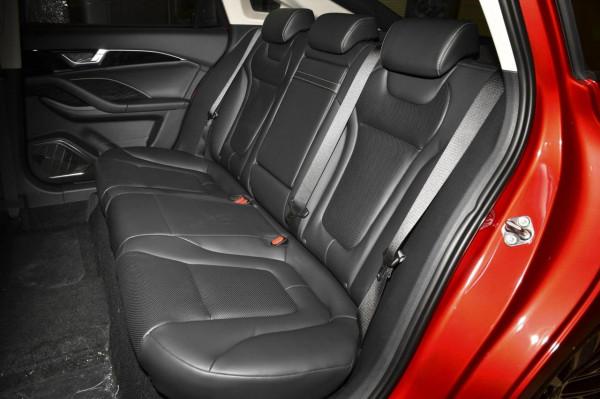 想買價格實惠、安全、動力強、省油的中型轎車,不妨看看奔騰B70 想買價格實惠、安全、動力強、省油的中型轎車,不妨看看奔騰B70