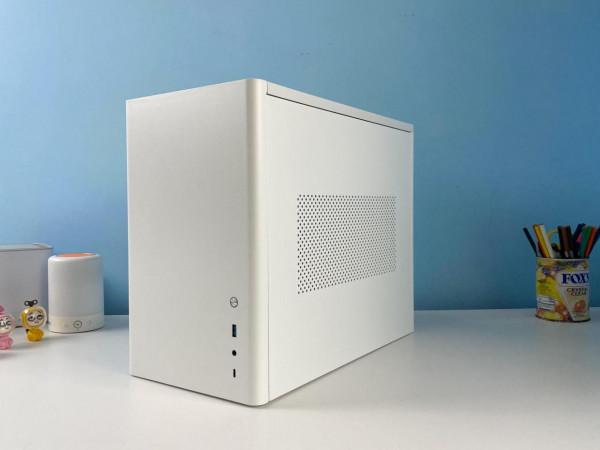 打造清爽桌面，嘗試組裝全白色幻彩小機箱，既簡單也不簡單
