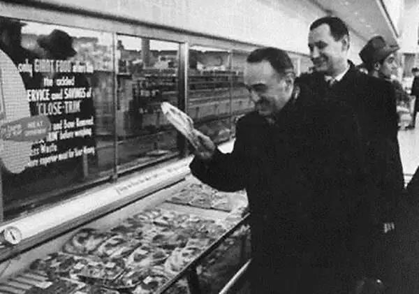 麥當勞奪取了蘇聯的“軍政大權” 麥當勞奪取了蘇聯的“軍政大權”