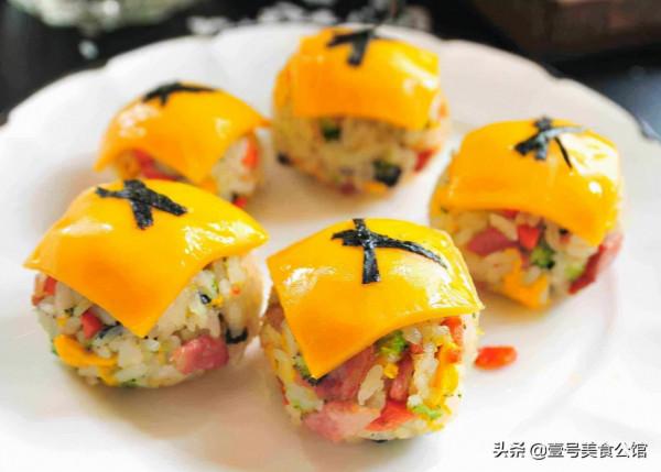 芝士風味的香烤玉米飯糰,外焦裡嫩,美味營養,家人愛吃的美食 芝士風味的香烤玉米飯糰,外焦裡嫩,美味營養,家人愛吃的美食