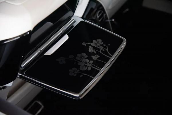 春節來看看蘭花吧！勞斯萊斯為新加坡打造的&OpenCurlyDoubleQuote;蘭花&rdquo;幻影實車亮相