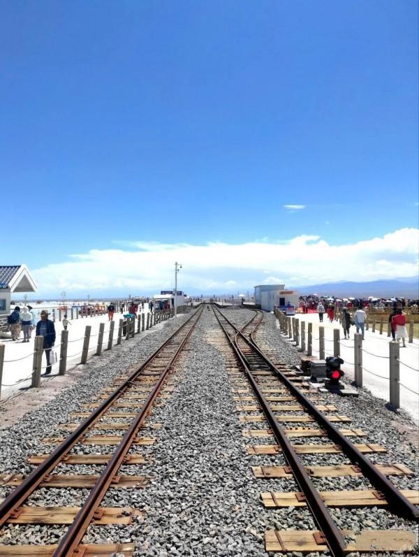 中國的天空之鏡，人一生要去的55個地方之一一茶卡鹽湖