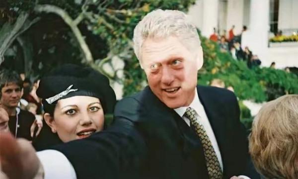 “拉鍊門”事件發生22年,克林頓終於向萊溫斯基道歉,說了什麼? “拉鍊門”事件發生22年,克林頓終於向萊溫斯基道歉,說了什麼?