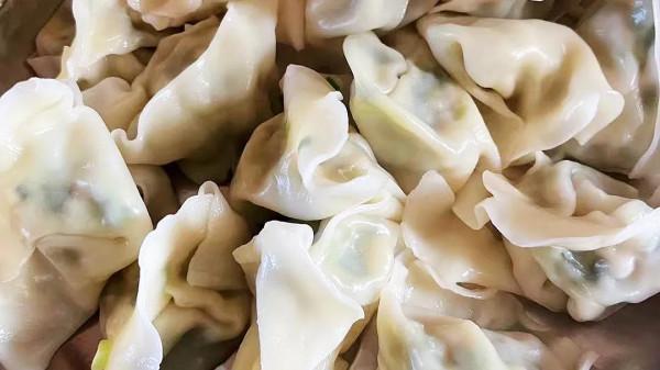 冬天，用它包餃子，又鮮又香，再貴也要吃，比牛羊肉都好吃